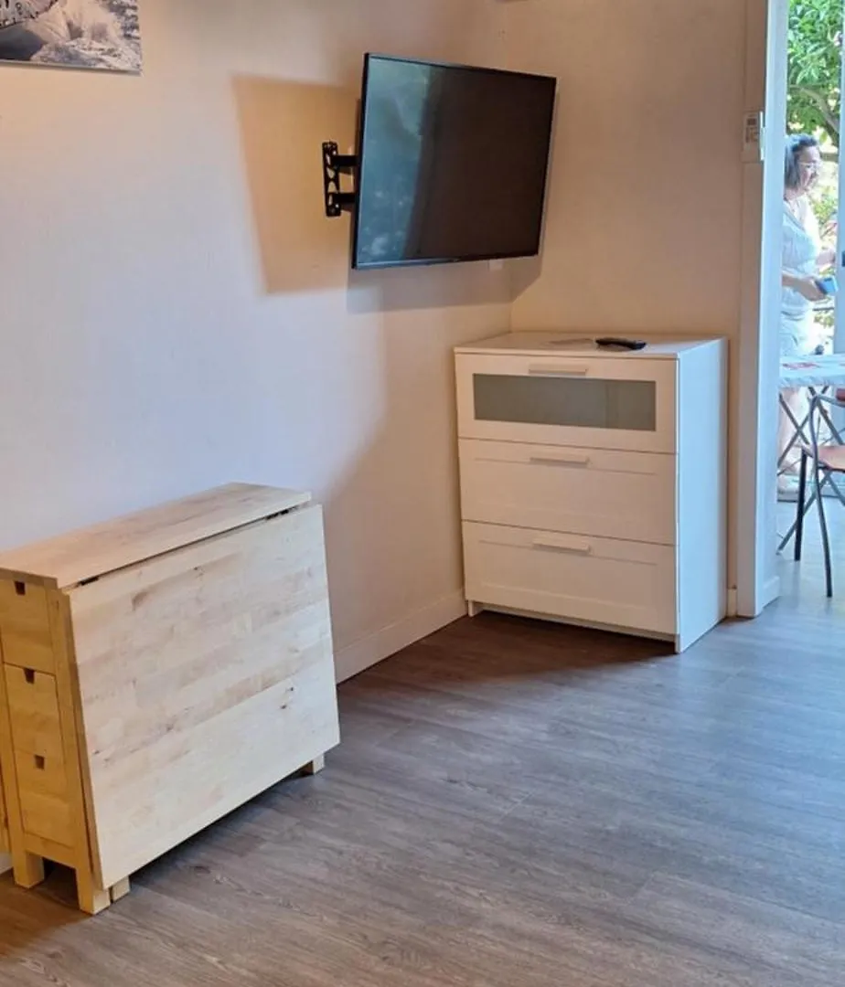 Apartment Studio Le Grand Large: Tranquil Port-Side Retreat with Terrace Saint-Mandrier-sur-Mer