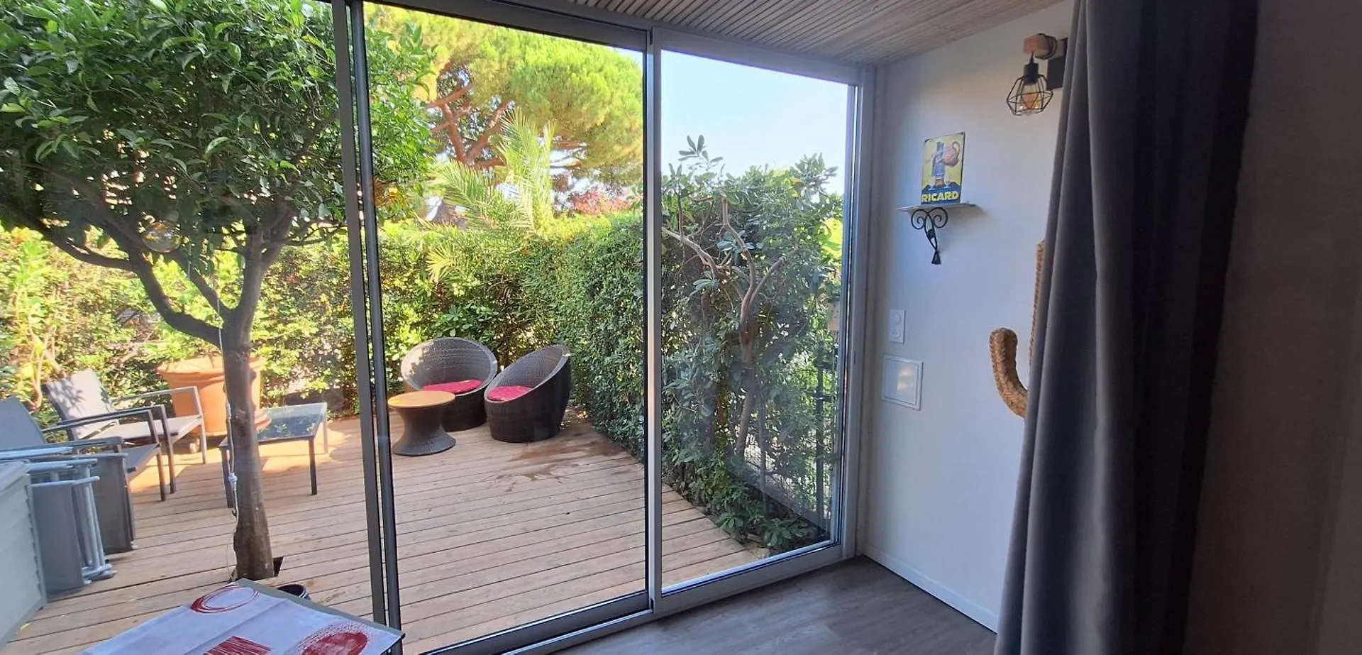 Appartement Studio confortable au calme proche du port et de la plage grande terrasse et parking résidence le Grand Large Saint-Mandrier-sur-Mer France
