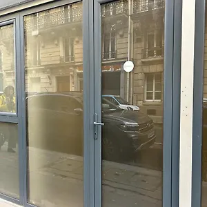 Stylish Modern Studio , Paris France